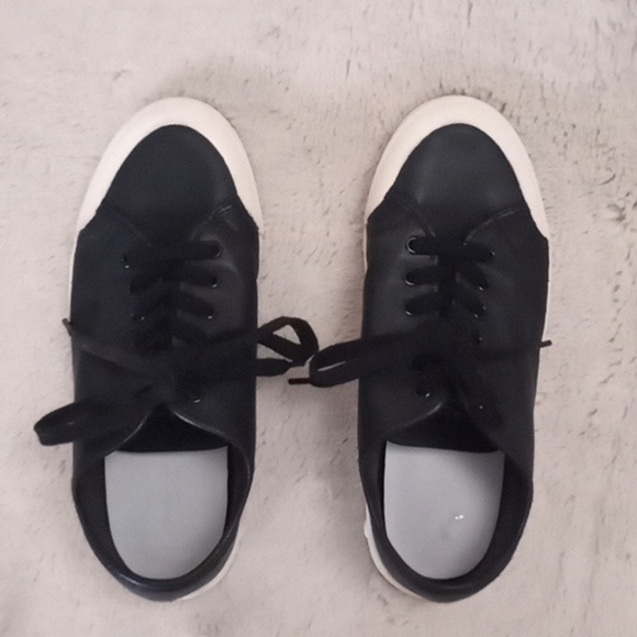 Rag & Bone Leather New York Classic Black and White Comfy Preppy Casual Sneaker - Picture 3 of 8